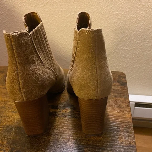 Marc Fisher Suede Ankle Boots 9.5 - Picture 3 of 4